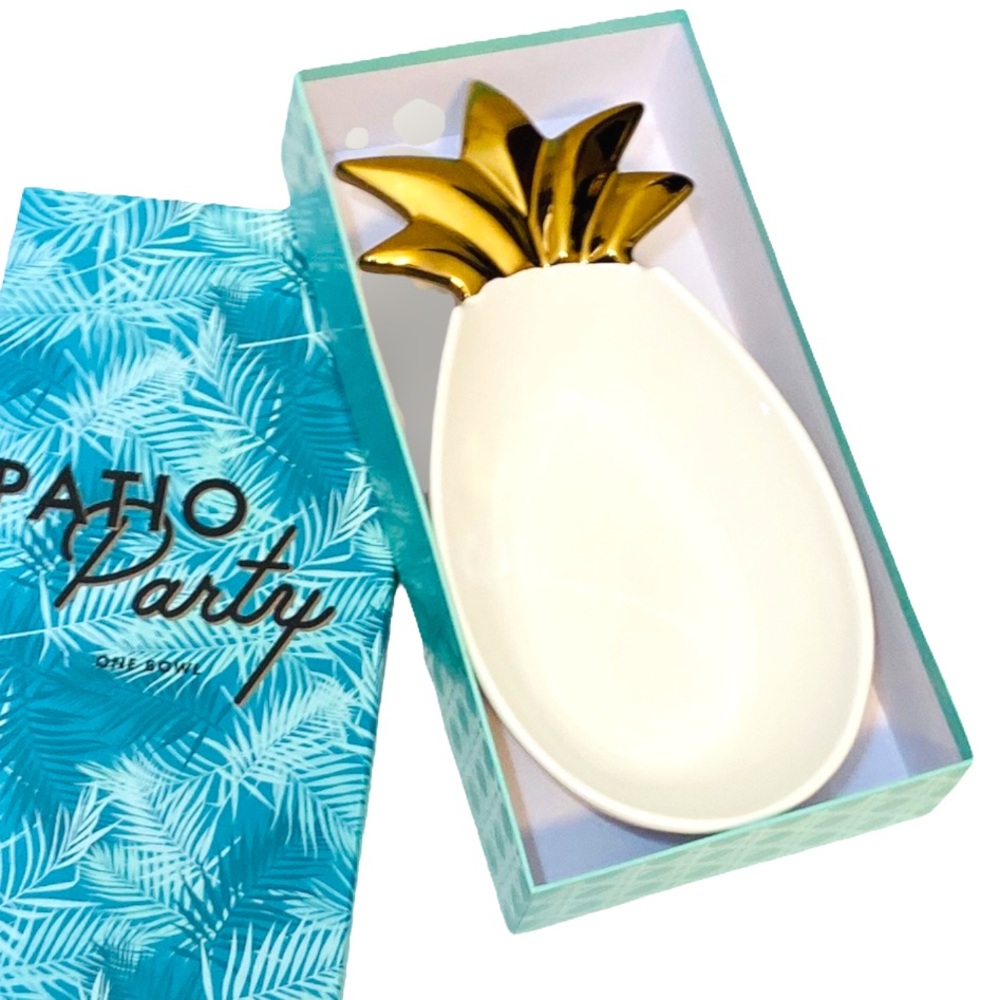 Patio Party Large Pineapple Serving Bowl • White Ceramic & Gold Tone Crown